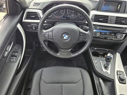 Used 2017 BMW 320i Sedan image 12