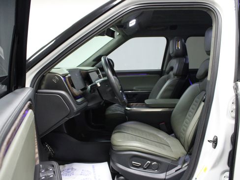 Used 2023 Rivian R1T Adventure image 12