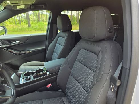 New 2027 Chevrolet Equinox LT w/ Safety and Technology Package FWD image 15