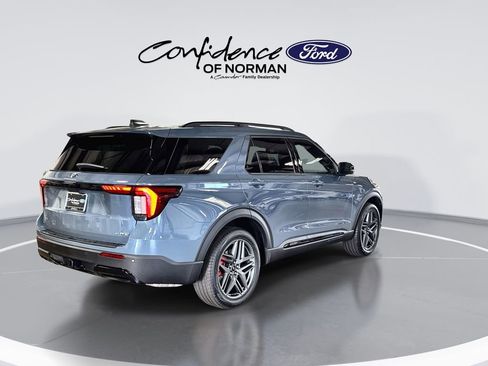 New 2026 Ford Explorer ST-Line w/ ST-Line Street Pack AWD/4WD image 8