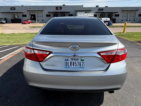 Used 2016 Toyota Camry XLE w/ Moonroof Package FWD image 4