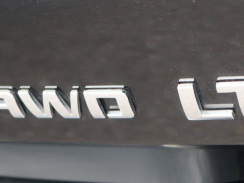 Used 2024 Chevrolet Equinox LT image 8