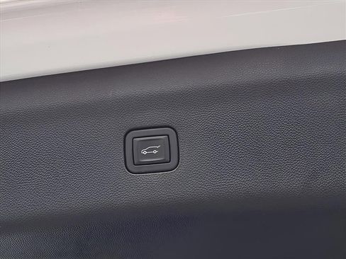 Used 2024 Buick Enclave Premium image 29