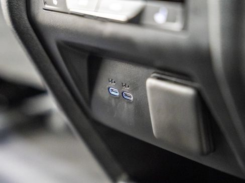Used 2024 Chevrolet Traverse RS FWD image 37