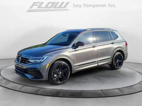 Certified 2023 Volkswagen Tiguan SE R-Line FWD image 4