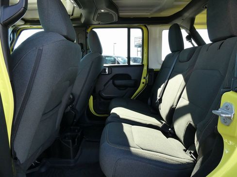 Used 2024 Jeep Wrangler Unlimited Sport image 17