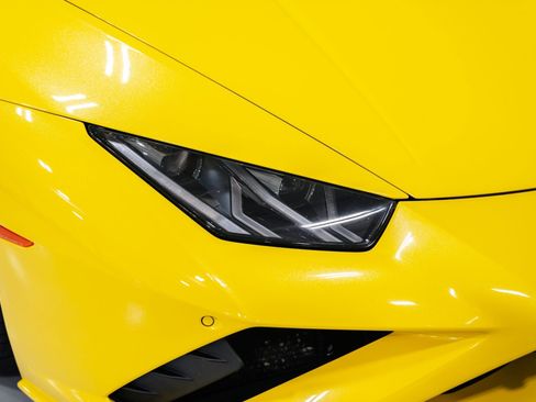 Used 2021 Lamborghini Huracan EVO RWD image 23