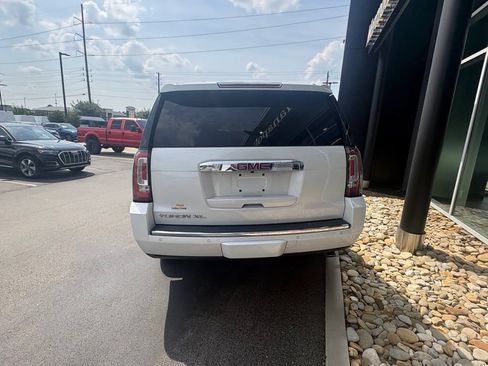 Used 2017 GMC Yukon XL Denali w/ Open Road Package AWD/4WD image 7
