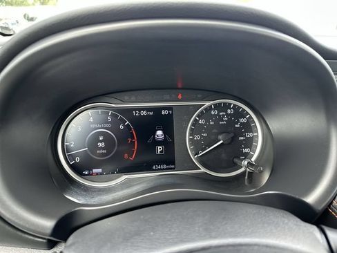 Used 2019 Nissan Kicks SR FWD image 12