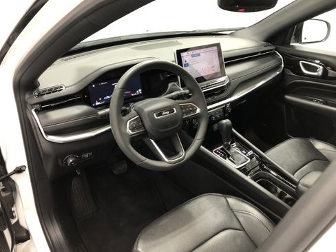 Used 2024 Jeep Compass Limited w/ High Altitude Package image 15