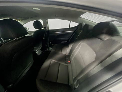 Used 2019 Hyundai Elantra SE w/ Cargo Package FWD image 28