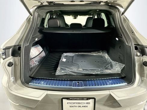 New 2026 Porsche Cayenne GTS AWD/4WD image 28