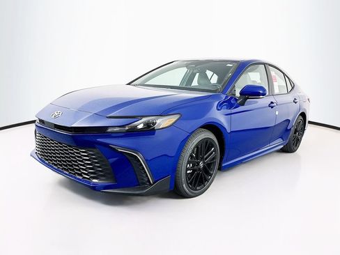New 2026 Toyota Camry Hybrid FWD image 3