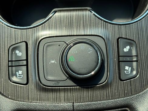 Used 2022 GMC Acadia SLT w/ Technology Package AWD/4WD image 63