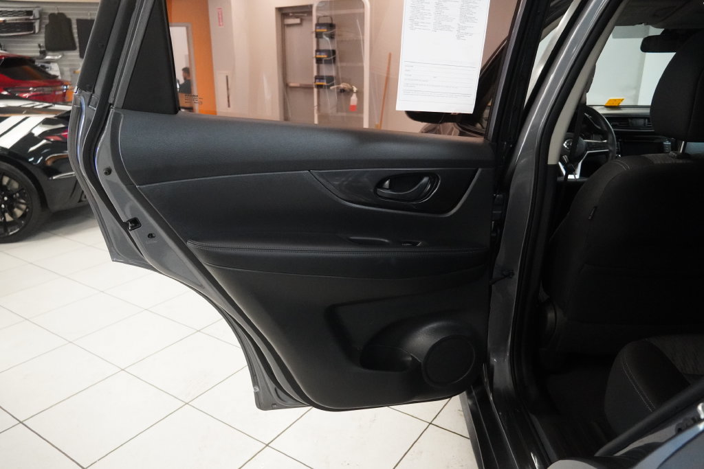 Used 2019 Nissan Rogue S AWD/4WD image 20