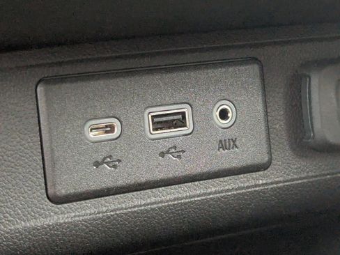 Used 2023 Buick Encore GX Essence w/ Experience Buick Package image 30