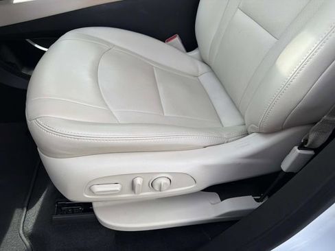 Used 2023 Buick Enclave Essence FWD image 21