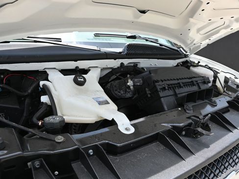 Used 2021 Chevrolet Express 2500 w/ Driver Convenience Package image 17