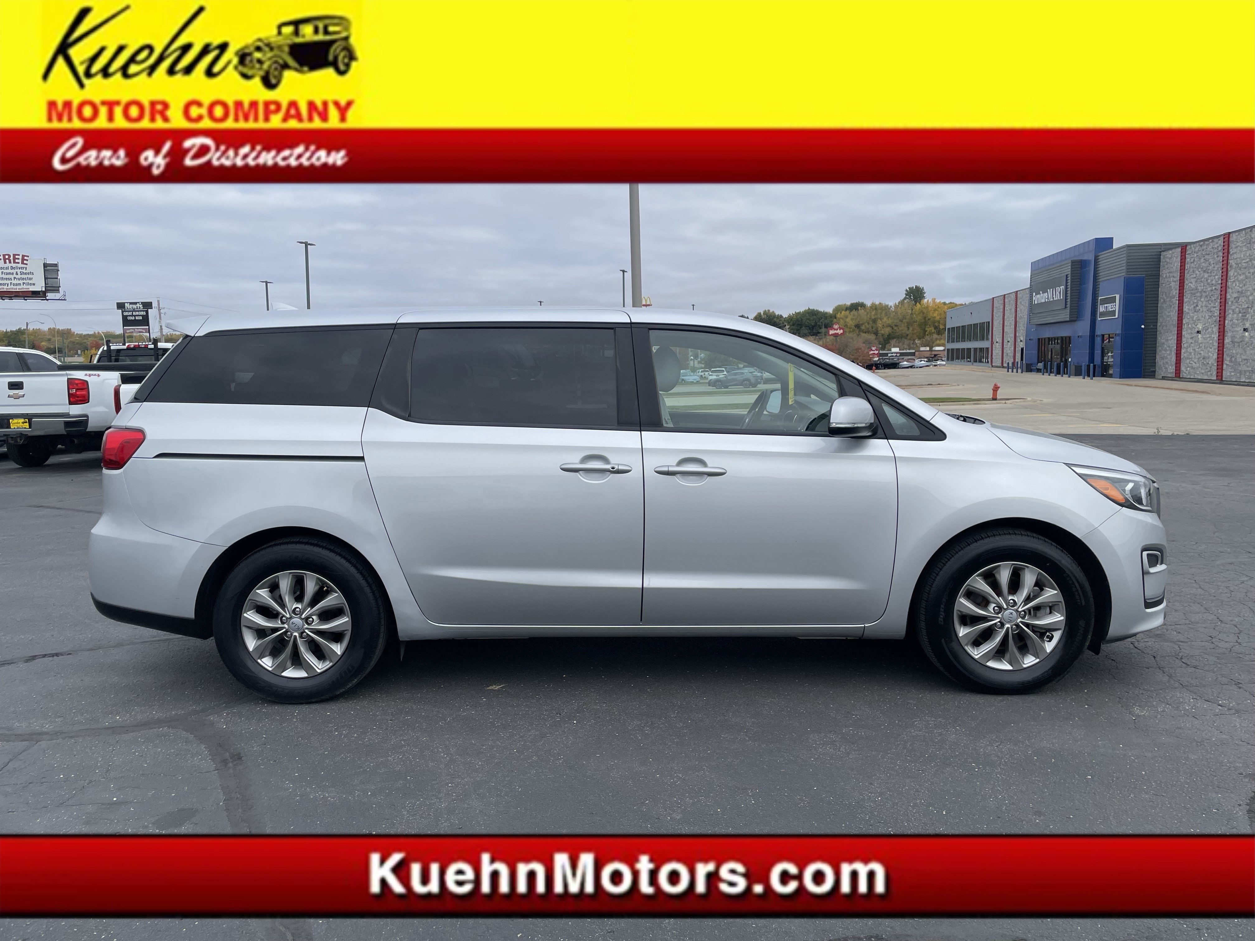 Used 2020 Kia Sedona LX FWD image 1