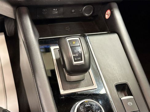 Used 2024 Mitsubishi Outlander FWD image 16