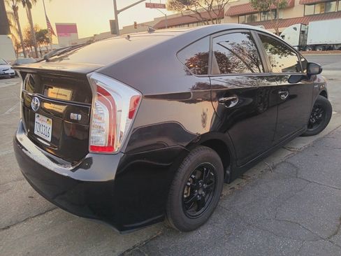 Used 2015 Toyota Prius Two FWD image 3