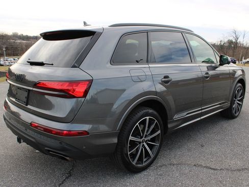 Certified 2025 Audi Q7 2.0T Premium Plus image 9