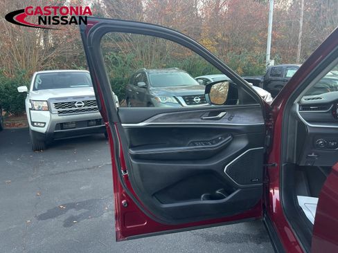 Used 2021 Jeep Grand Cherokee L Limited image 38