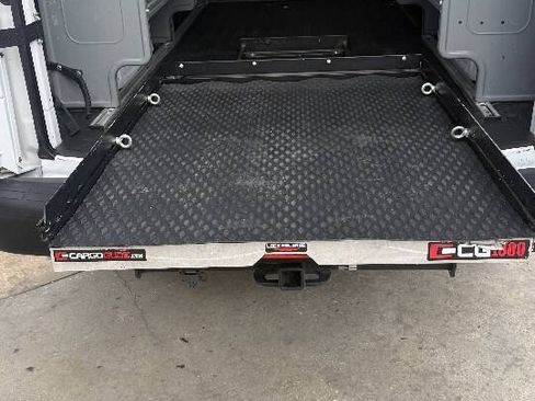 Used 2015 Chevrolet Express 2500 RWD image 32