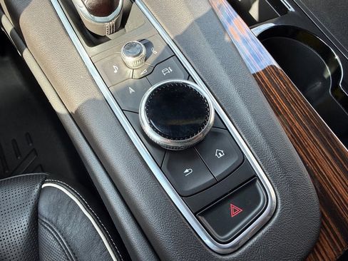 Used 2021 Cadillac Escalade Premium Luxury image 41