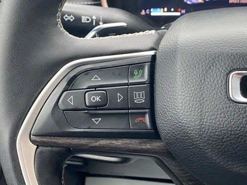 Used 2024 Jeep Grand Cherokee L Limited w/ Luxury Tech Group II image 47