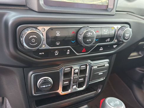 Used 2021 Jeep Wrangler Unlimited Sport AWD/4WD image 26