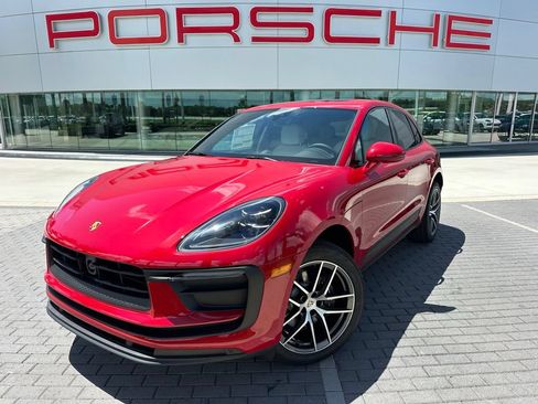 Used 2026 Porsche Macan AWD/4WD image 1