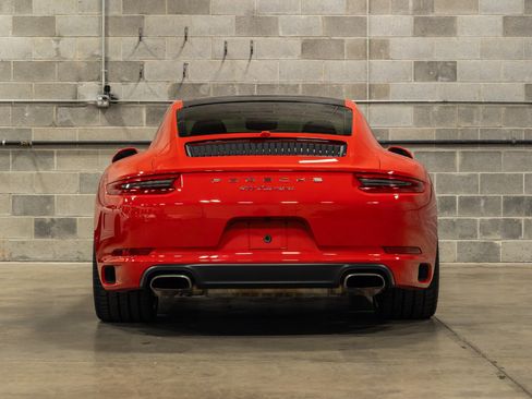 Used 2018 Porsche 911 Carrera RWD image 6