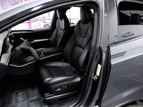 Used 2022 Tesla Model X image 25