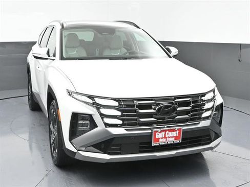 Used 2025 Hyundai Tucson Limited FWD image 3