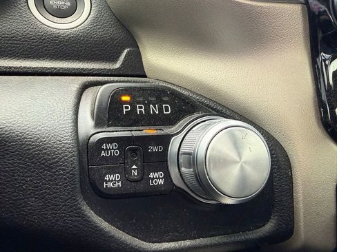Used 2022 RAM 1500 Laramie AWD/4WD image 17