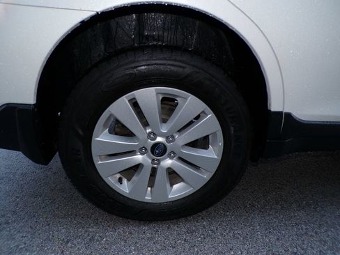 Used 2018 Subaru Outback 2.5i Premium AWD/4WD image 22