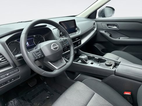 Used 2025 Nissan Rogue SV image 10