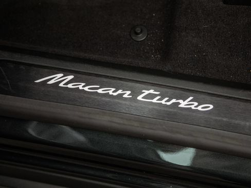 Certified 2025 Porsche Macan Turbo Electric AWD/4WD image 26
