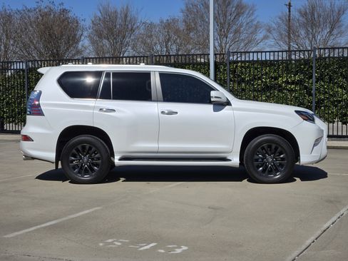 Used 2022 Lexus GX 460 Premium image 2