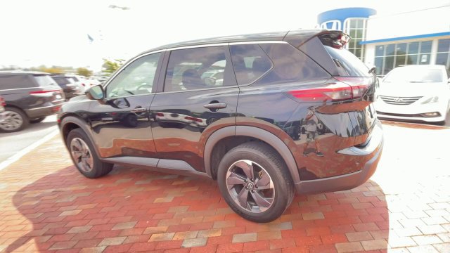 Used 2025 Nissan Rogue SV FWD image 7