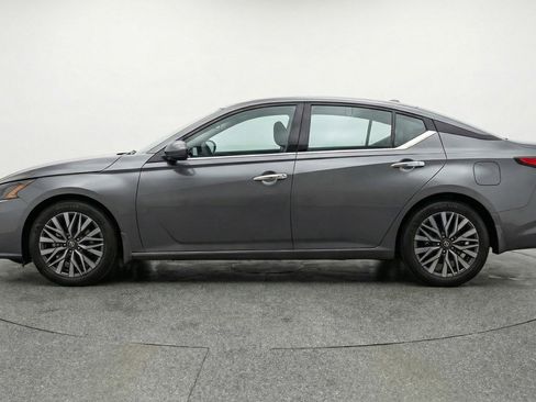 Used 2025 Nissan Altima 2.5 SV image 5