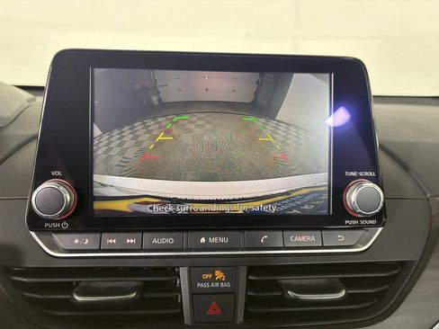 Used 2025 Nissan Altima 2.5 SV FWD image 20