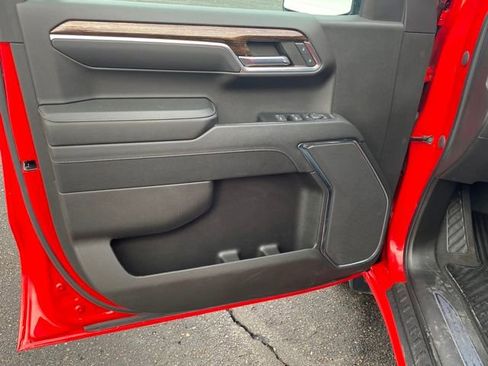 Used 2023 GMC Sierra 1500 SLE image 18