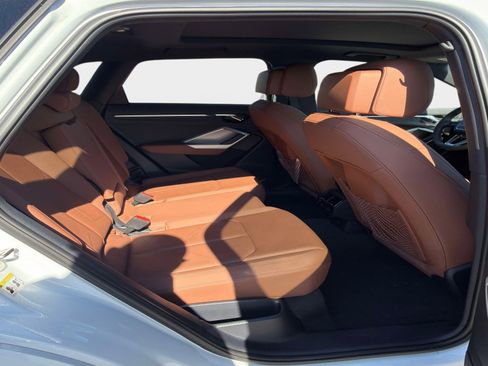 Used 2021 Audi Q3 2.0T Premium Plus w/ Premium Plus Package image 6