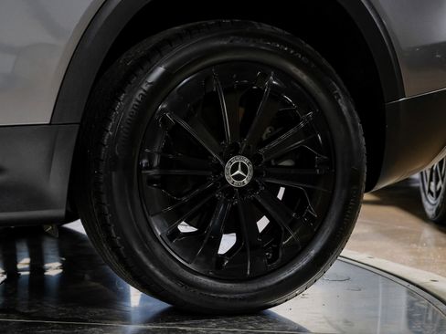 Used 2023 Mercedes-Benz GLB 250 w/ Premium Package image 59