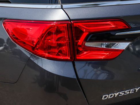 Used 2023 Honda Odyssey Touring image 11