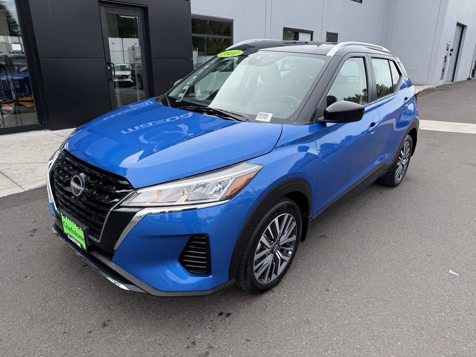 Used 2022 Nissan Kicks SV FWD image 2