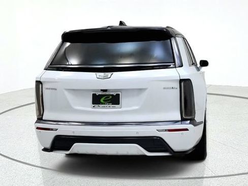 Used 2026 Cadillac Vistiq Platinum w/ LPO, Floor Liner Package AWD/4WD image 8