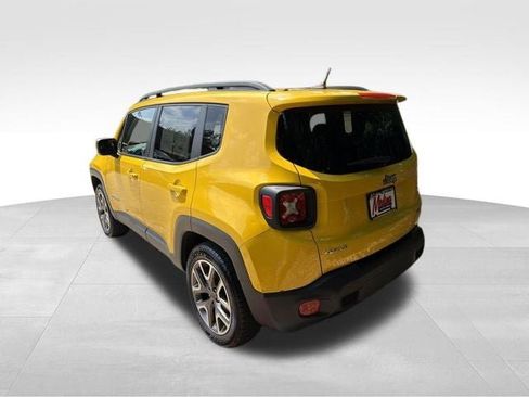 Used 2017 Jeep Renegade Latitude w/ Cold Weather Group AWD/4WD image 7